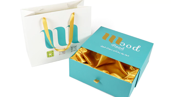 custom apparel packaging box