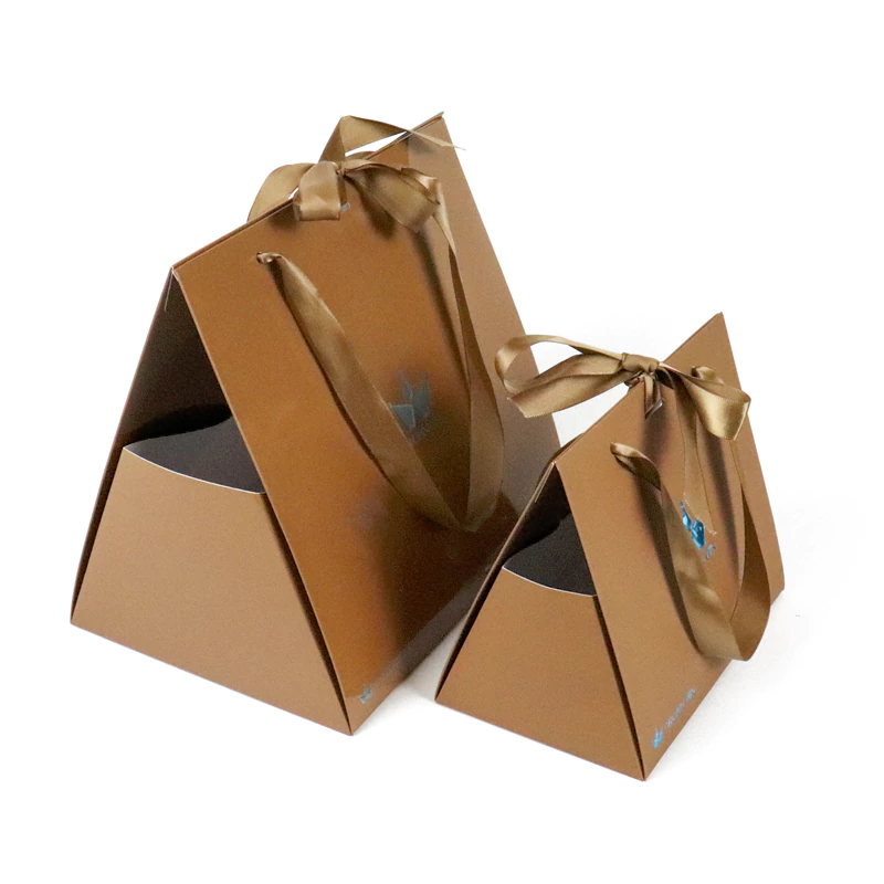 Triangle folding gift bag2